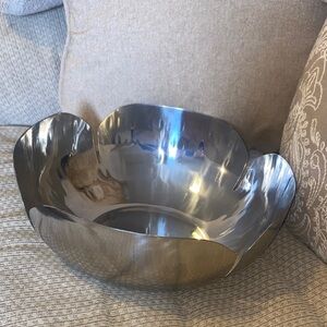 🩶NWT 1872 Silver Metallic Decorative or Serving Bowl